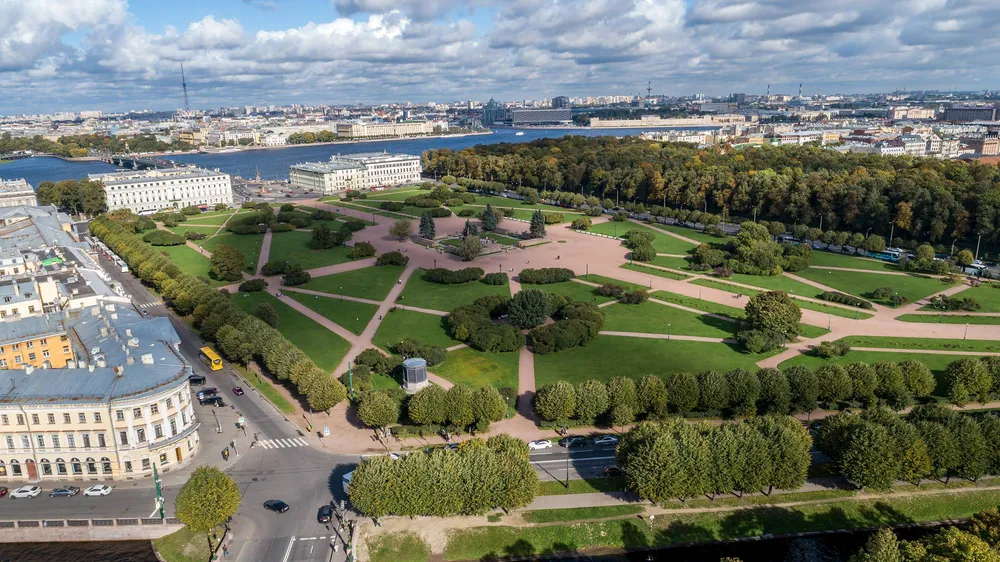 Марсово поле в Санкт-Петербурге