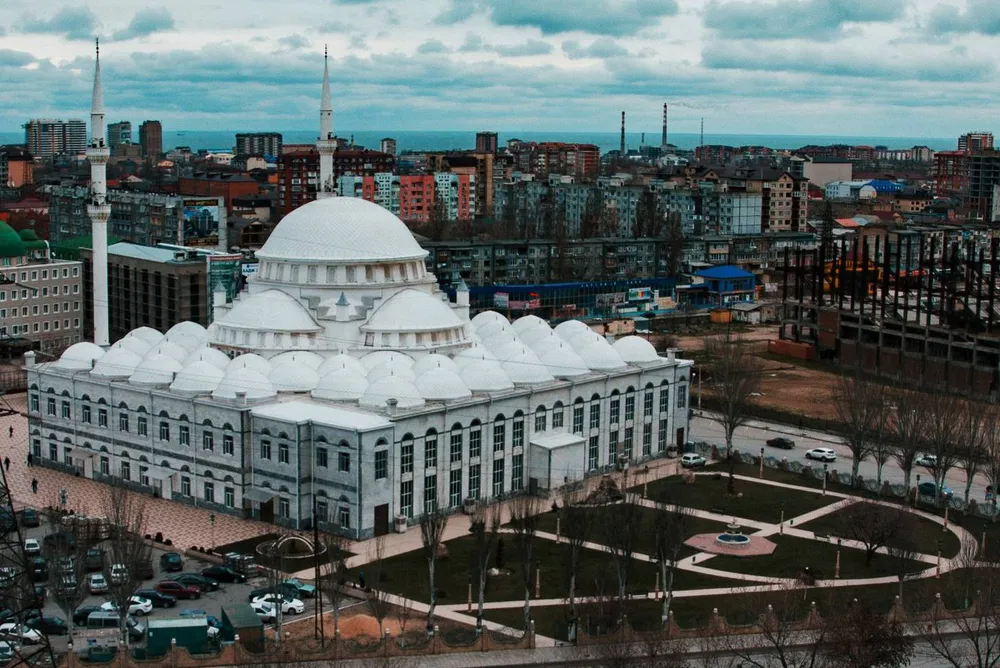 Центральная Джума-мечеть Юсуф Бей Джами в Махачкале