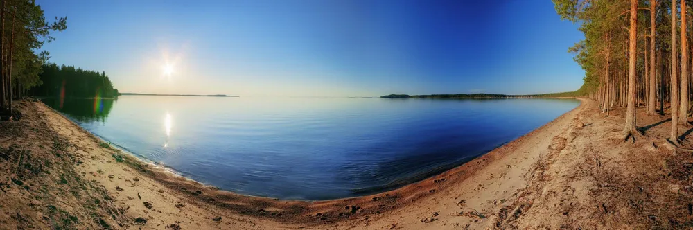 Песчаный берег Сямозера в Карелии