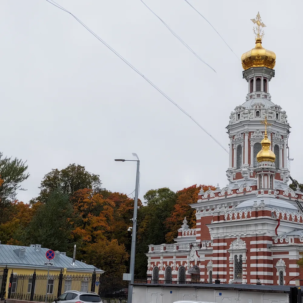 Путешествие в вечность: экскурсия по Смоленскому православному кладбищу