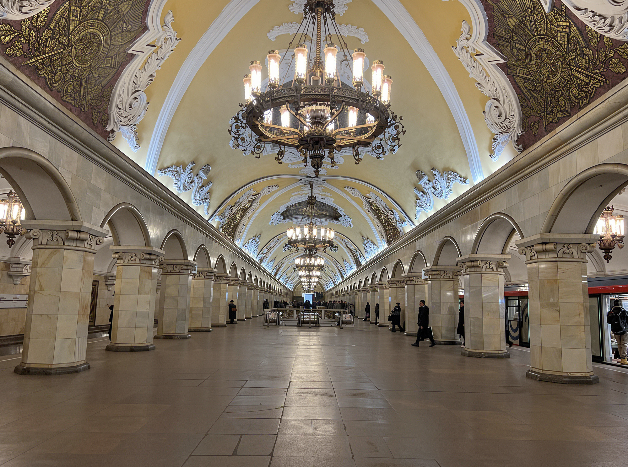 Знакомство с московским метро