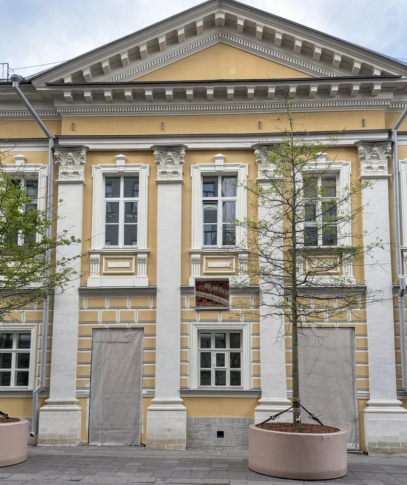 Вельможные следы на Дмитровках