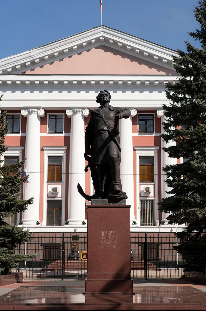 По главной улице с...