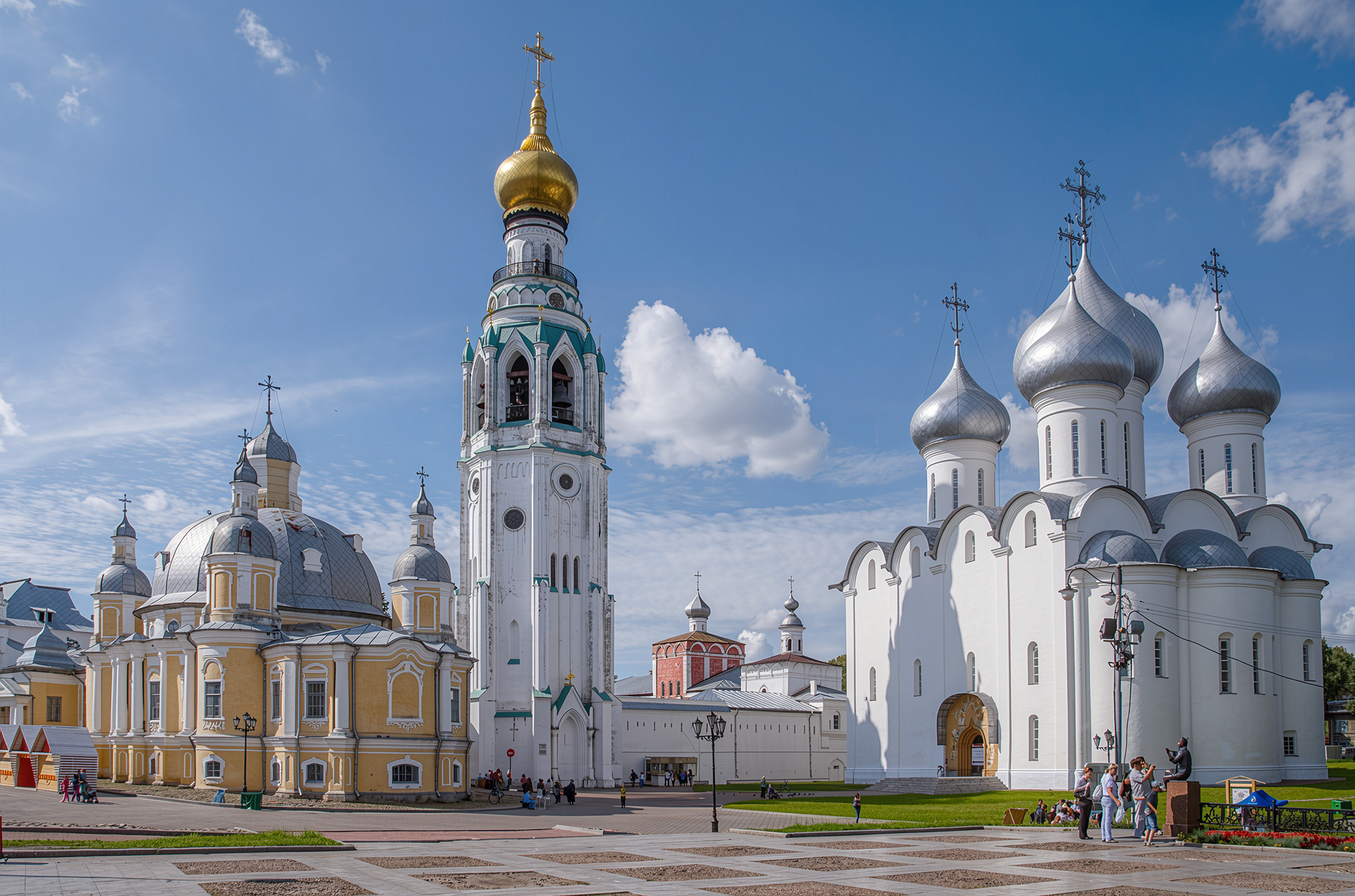 Давай, дружок, по Вологде кружок