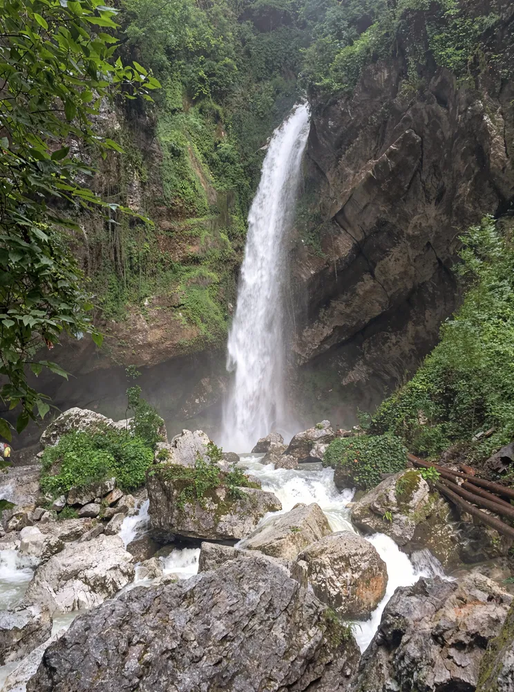 Водопад Пасть Дракона