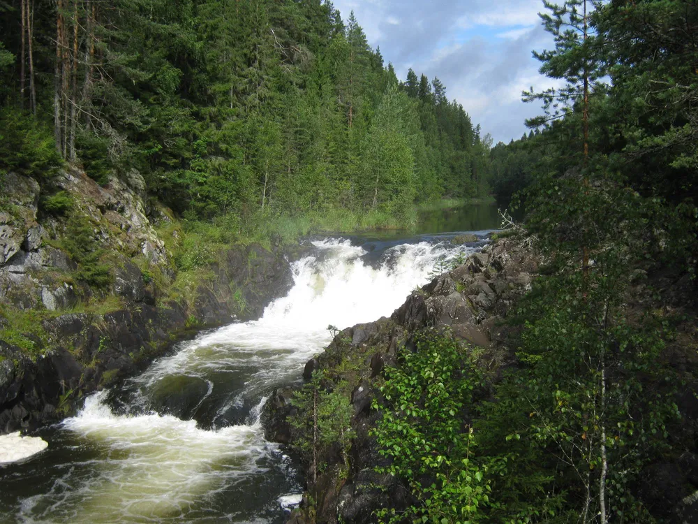 Водопад Кивач в Карелии