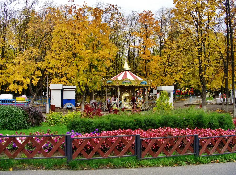 Карусель в Даманском парке Ярославля