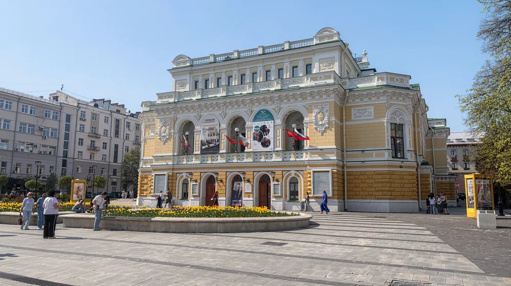 Театральная площадь