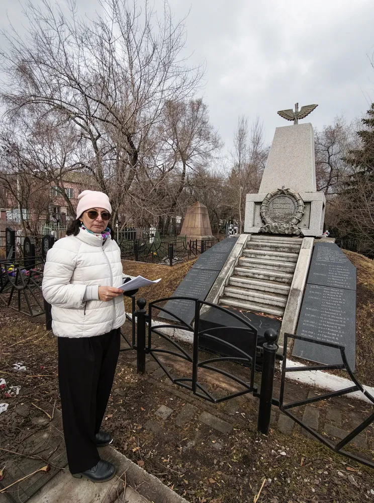 Памятник летчикам АлСиба