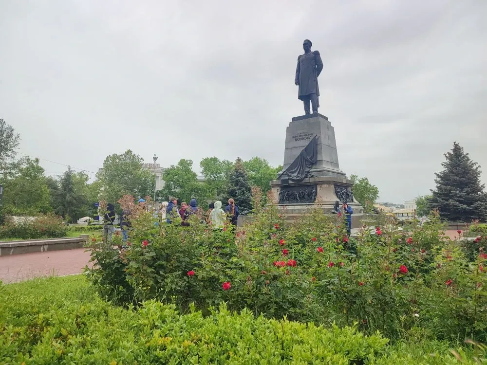 Памятник флотоводцу, адмиралу Павлу Нахимову