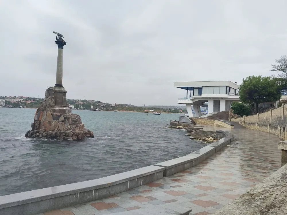 Памятник Затопленным кораблям