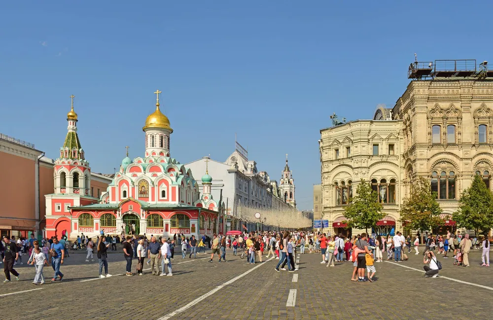 Собор Казанской иконы Божией Матери на Никольской улице в Москве рядом с ГУМом