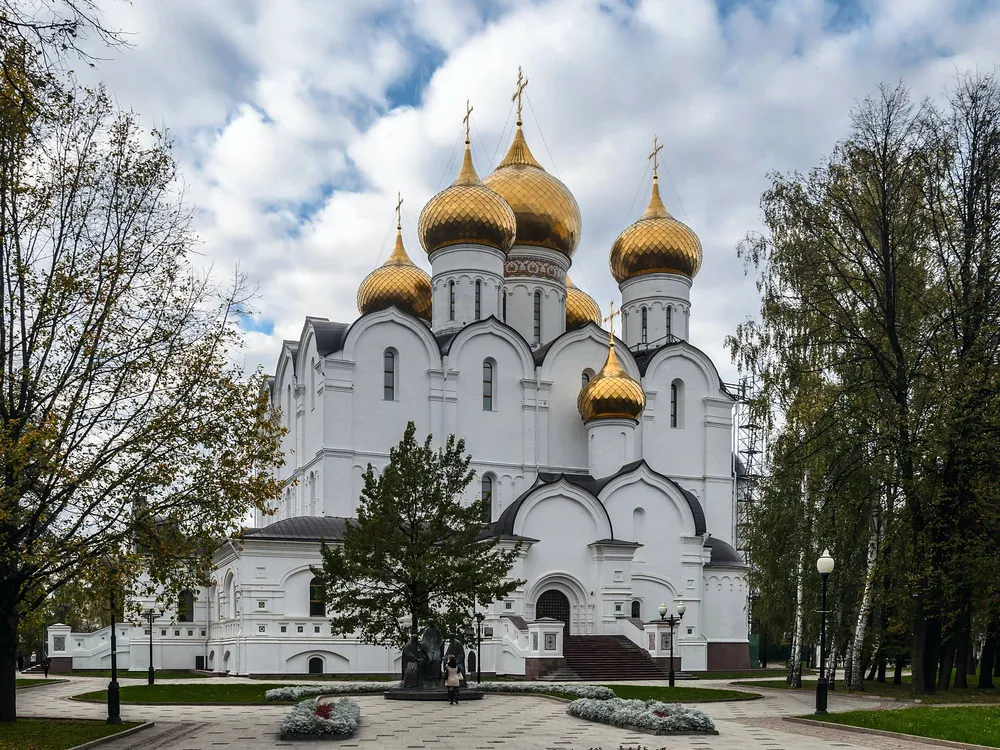 Собор Успения Пресвятой Богородицы на Стрелке в Ярославле