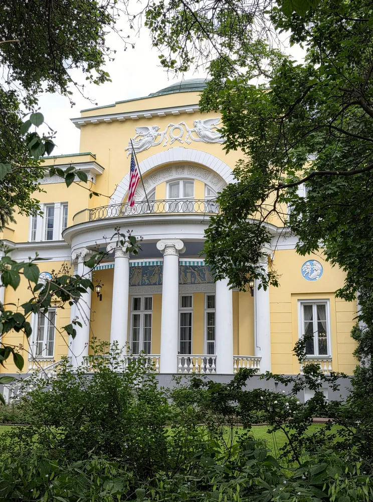 Спасопесковский переулок