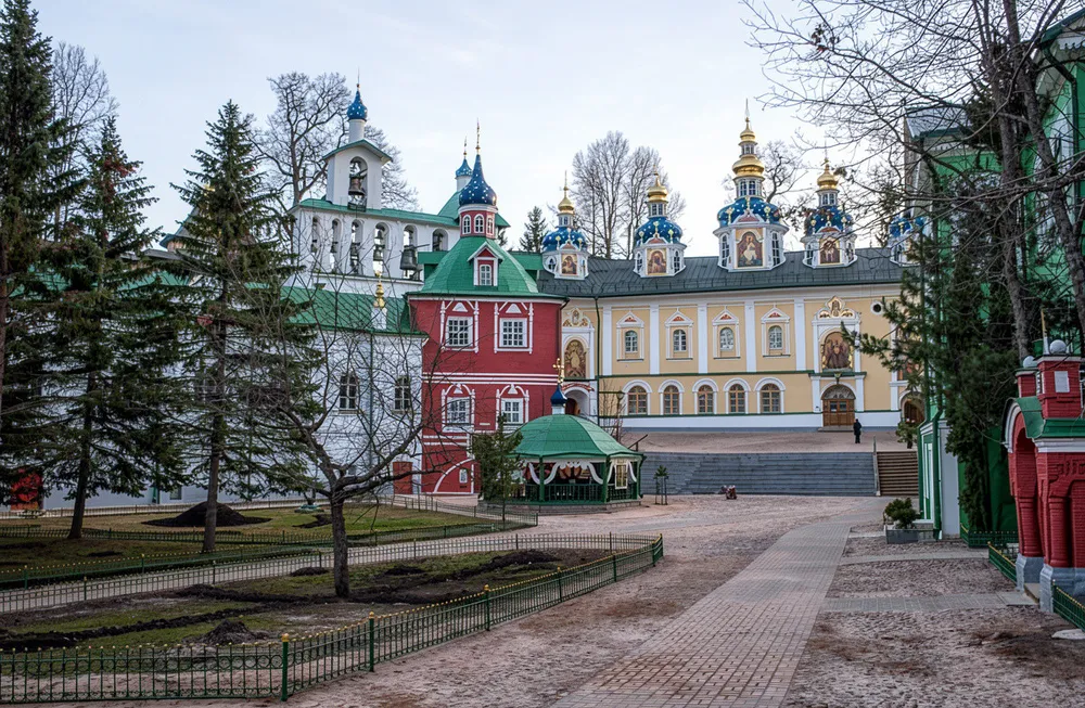 Старый Изборск и Печоры