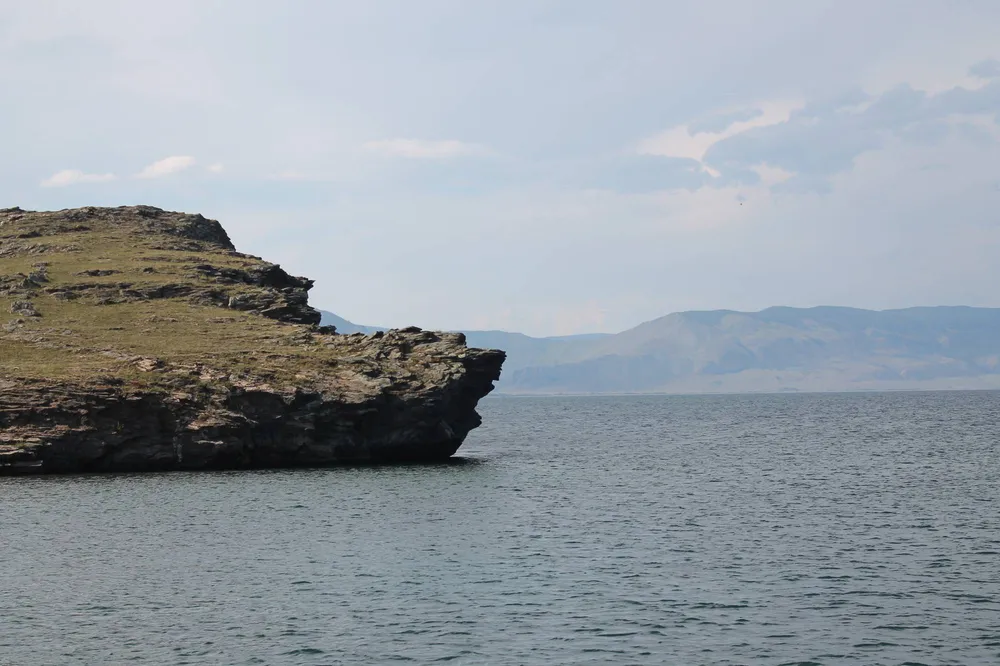Мыс Хоргой и пролив Малое Море на озере Байкал