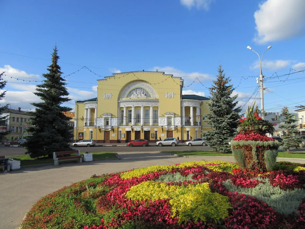 Волковский театр в центре Ярославля