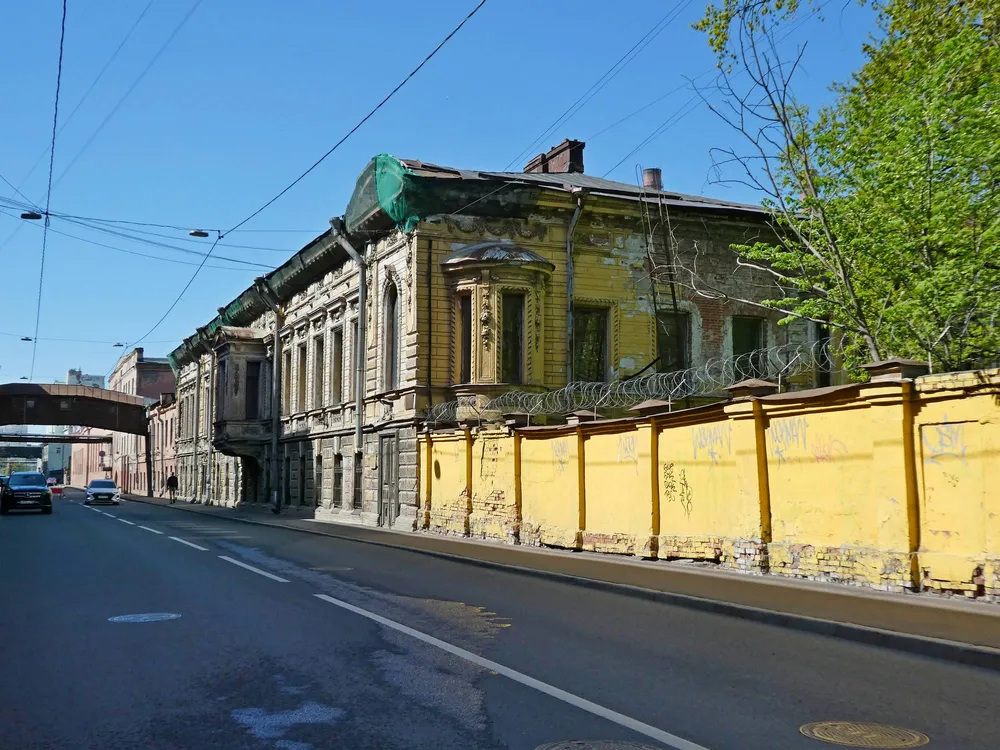 Исторический особняк купцов Брусницыных в Санкт-Петербурге