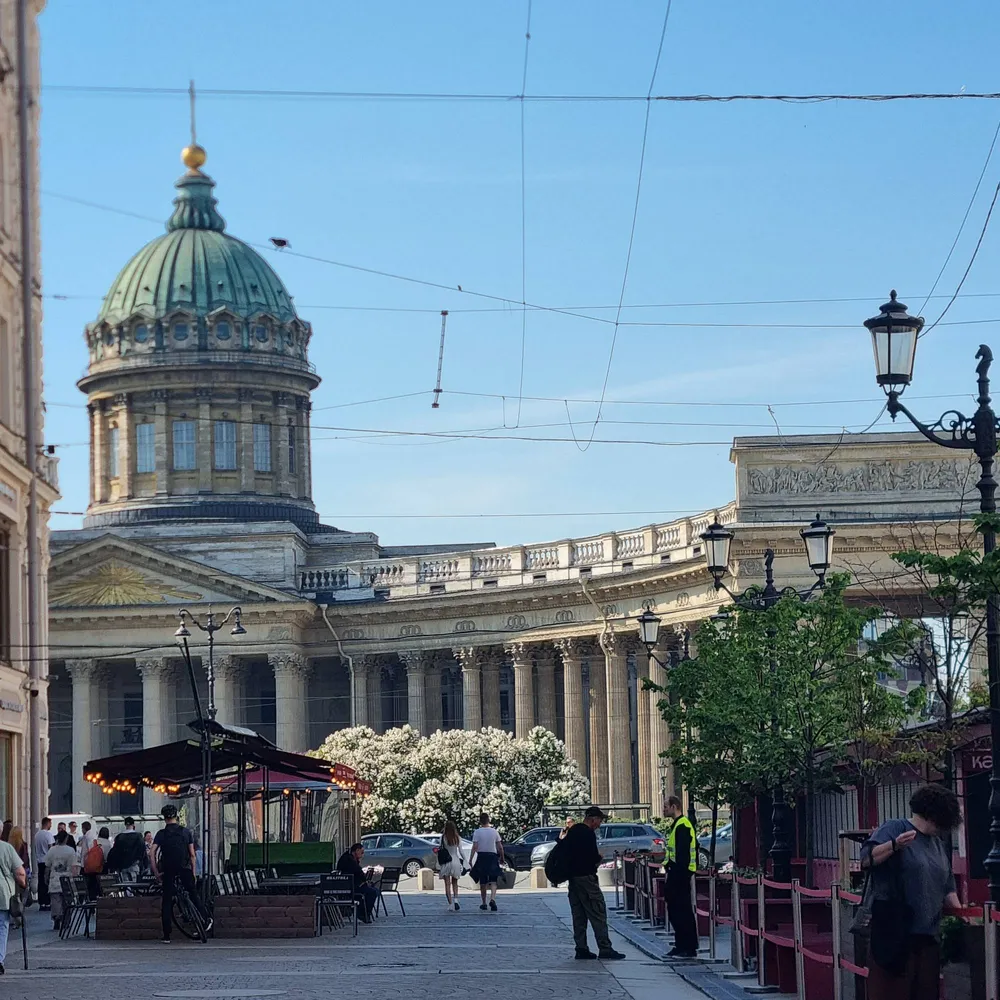 Давай знакомиться, Петербург!