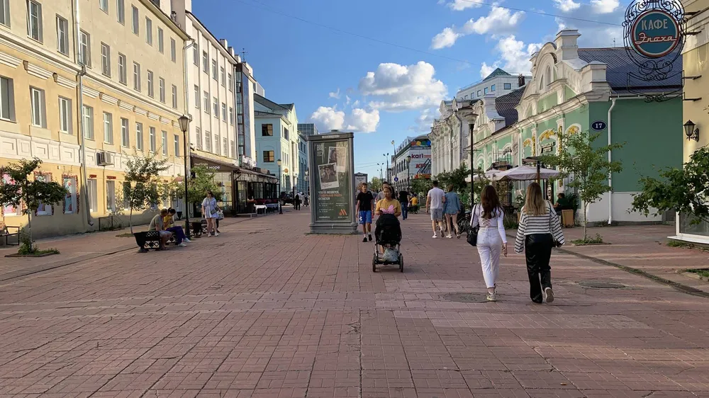 Пешеходная улица Трехсвятская в Твери 