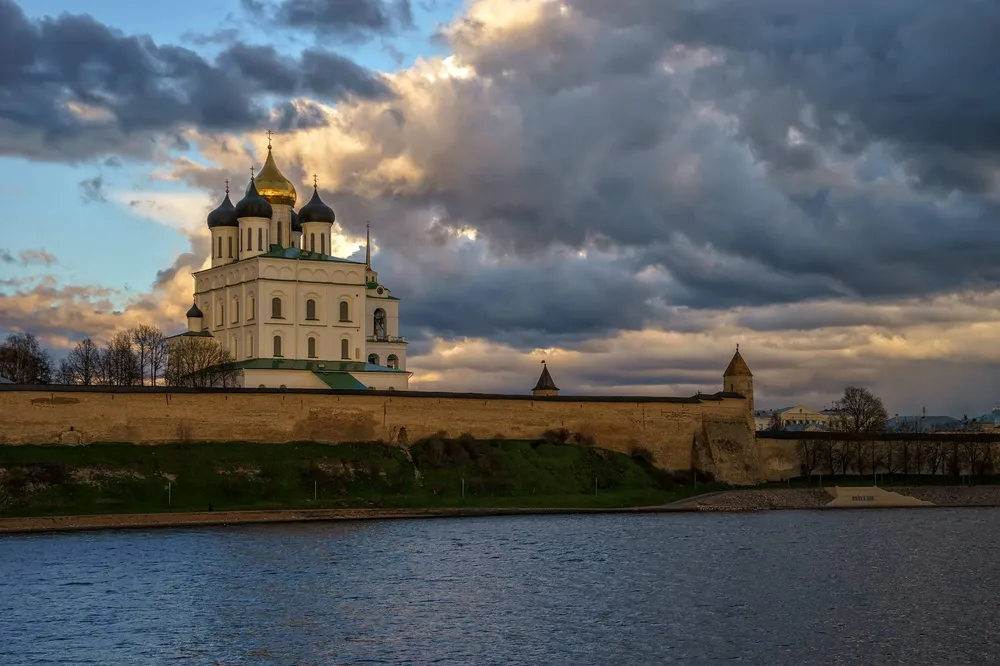 Обзорный Псков, Изборск и Печоры