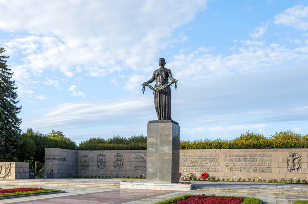 Пискаревское мемориальное кладбище