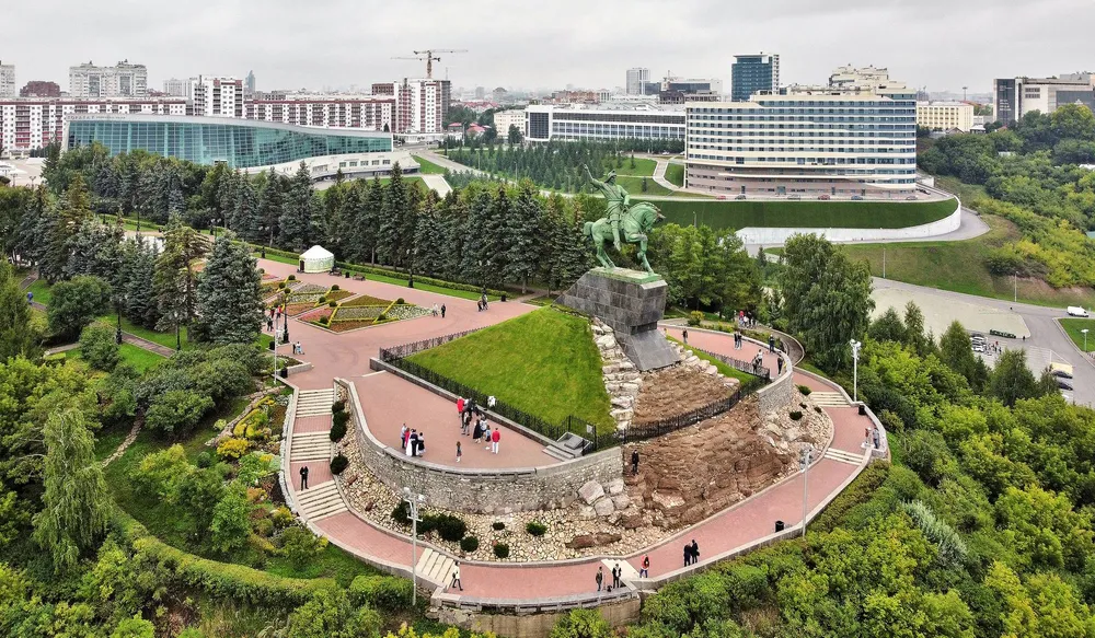 Уфа — город мечетей и арт-пространств, сочетающий башкирскую историю с современностью. Фото: Vyacheslav Bukharov, commons.wikimedia.org