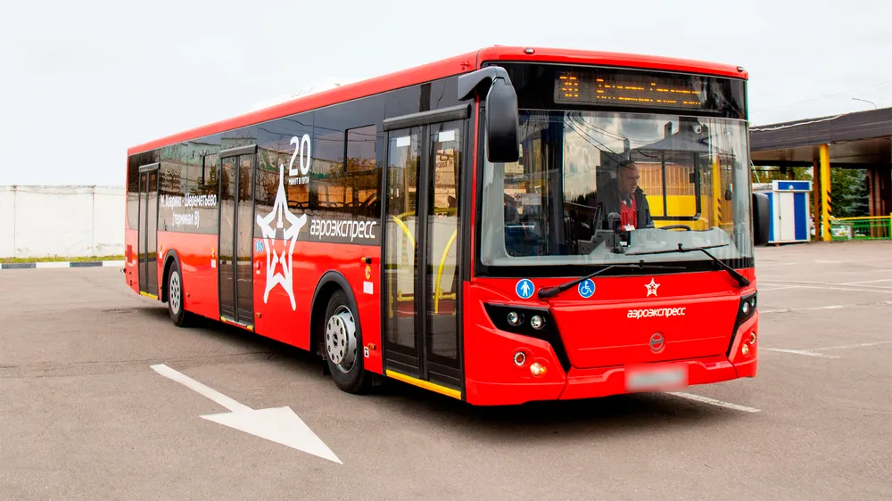 Автобус Аэроэкспресс, на котором можно доехать от метро Ховрино в Шереметьево
