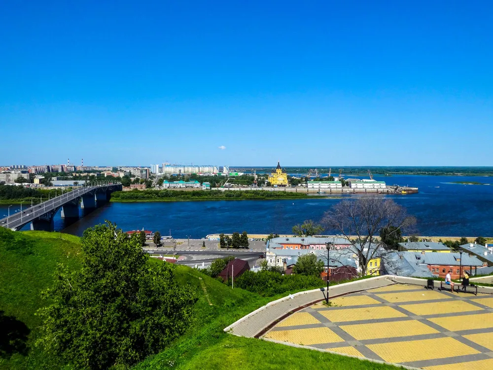 Стрелка Волги и Оки в Нижнем Новгороде, вид с набережной Федоровского