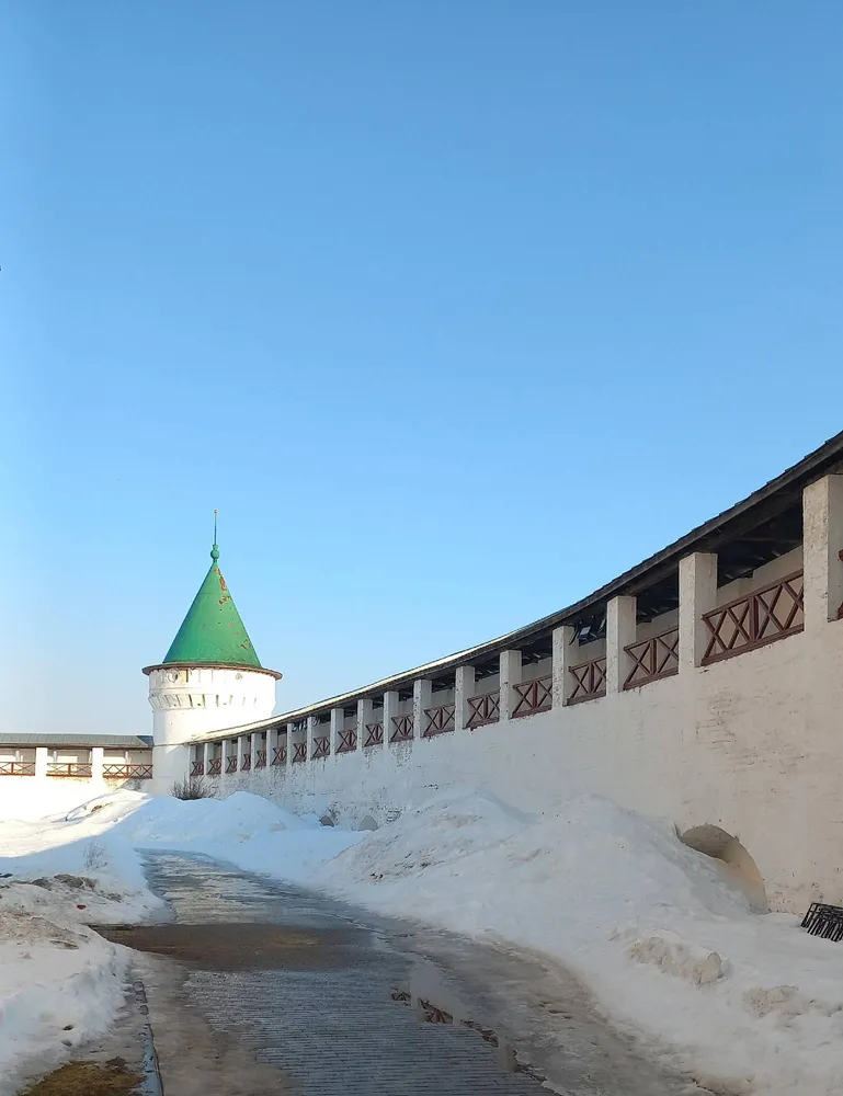 Крепостные стены и башни