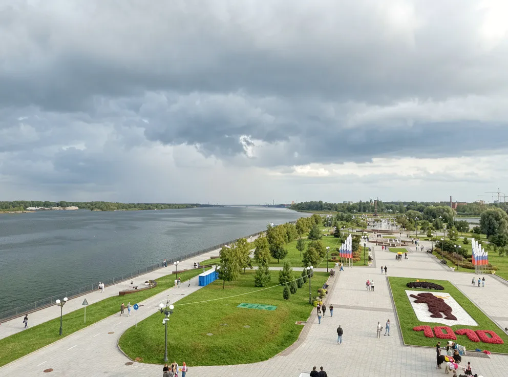 Стрелка и смотровая площадка на ней