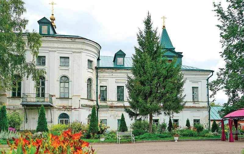 Архиерейский дом