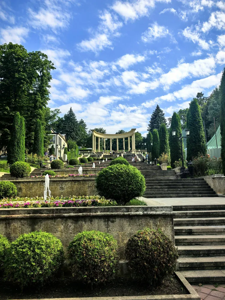 Каскадная лестница в Курортном парке Кисловодска