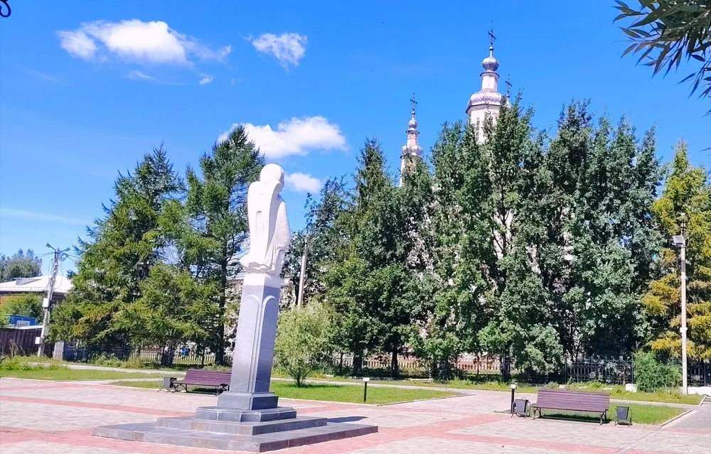 Набережная им. К.Д. Носилова, скульптура Архангелу Михаилу