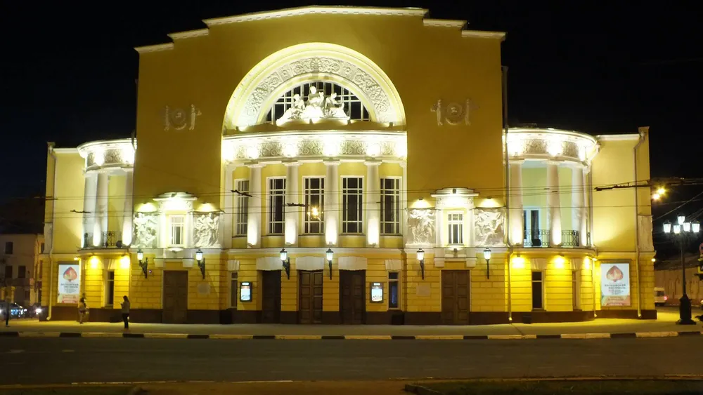 Площадь Волкова