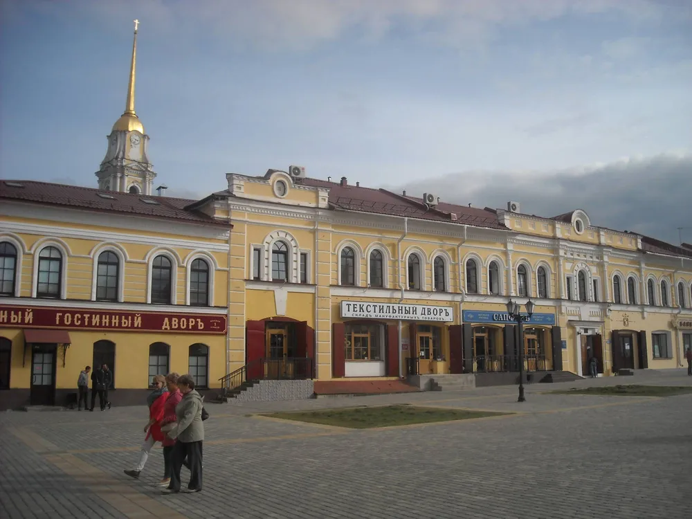 Исторический центр Рыбинска узнают по купеческим зданиям, брусчатке и вывескам, стилизованным под дореволюционную орфографию. Фото: Squirrel82v, wikipedia.org
