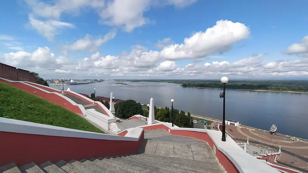 Памятник Валерию Чкалову