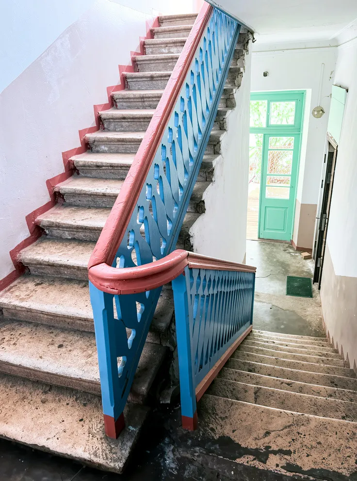 Парадные подъезды
