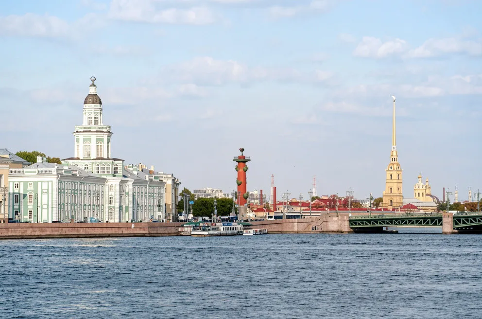Кунсткамера и панорама Стрелки Васильевского острова