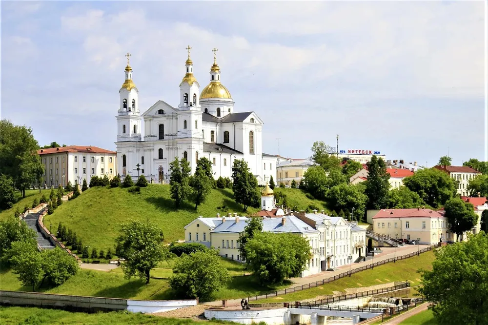 Города, дворцы и усадьбы Беларуси