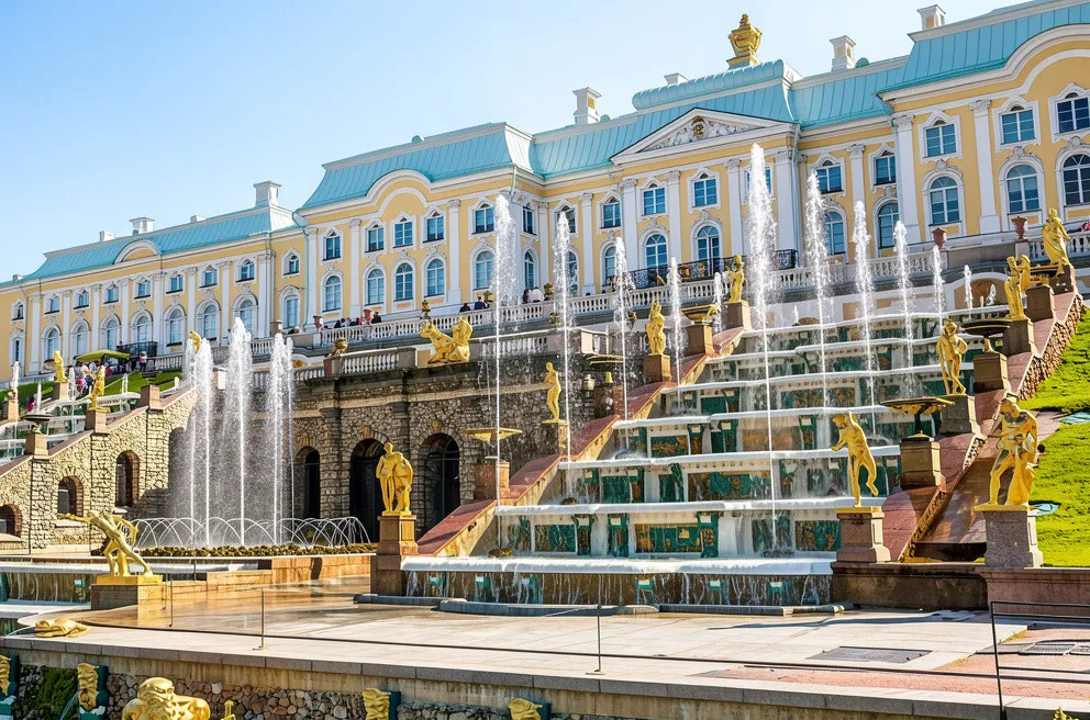 Тур АЛЫЕ ПАРУСА В САНКТ-ПЕТЕРБУРГЕ Ж/Д тур