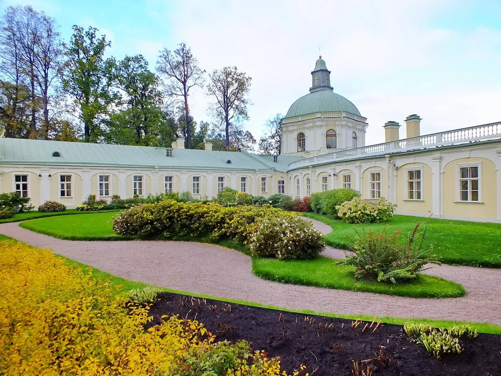 Большой Меншиковский дворец с парком в Ораниенбауме, Санкт-Петербург