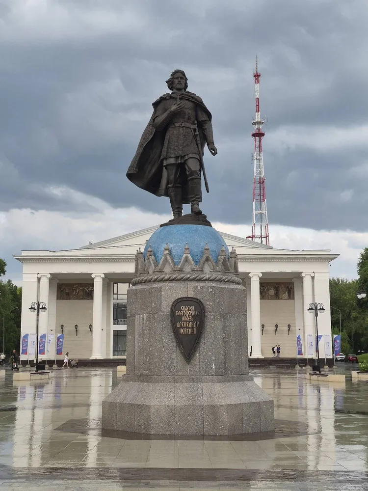Площадь Александра Невского