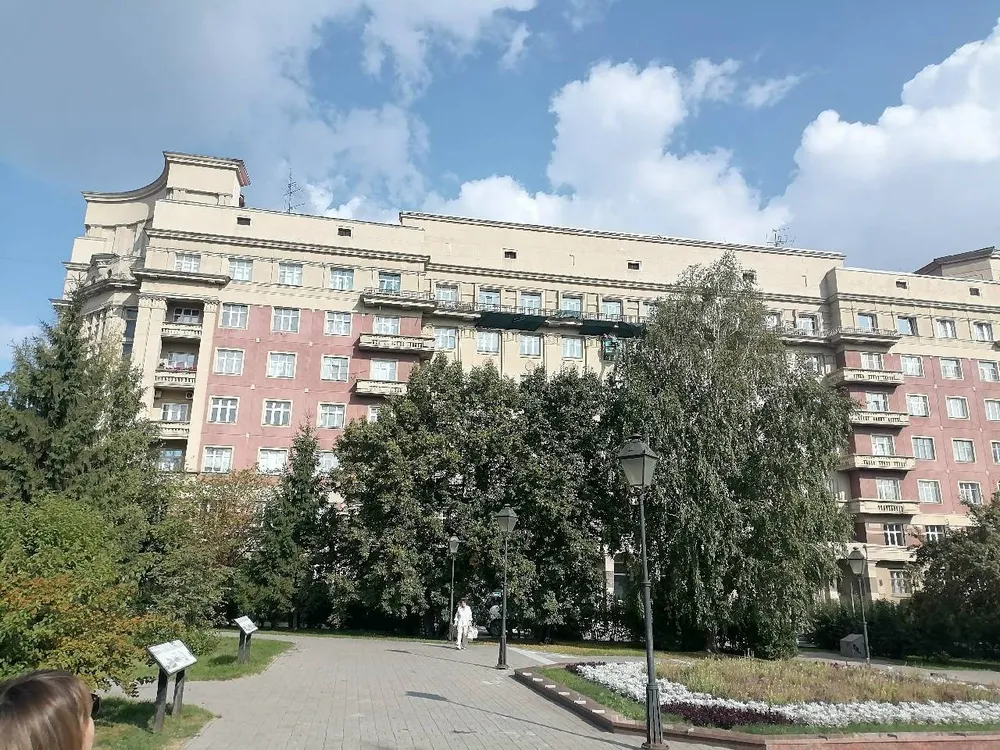 100-квартирный дом