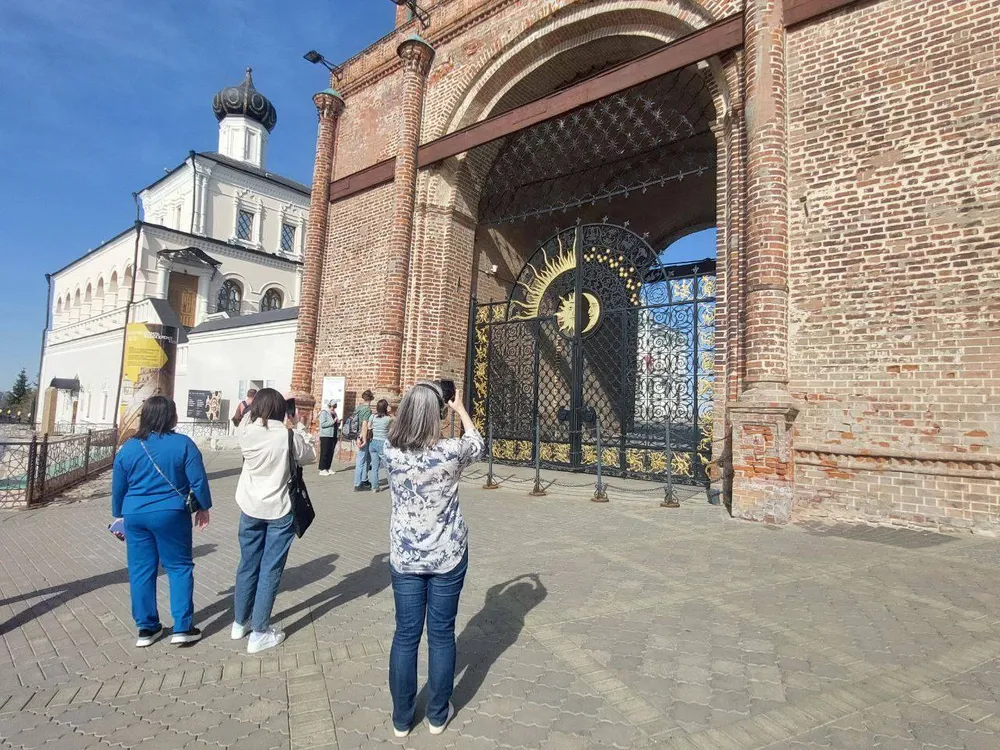 Падающая Башня Сююмбике
