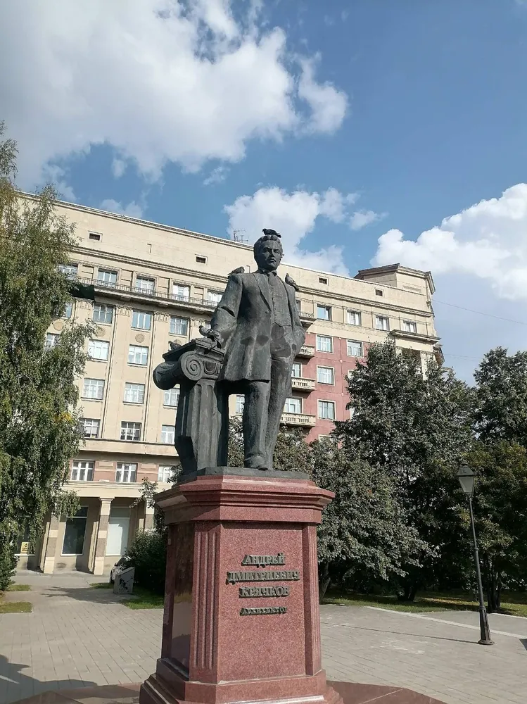 Сквер Крячкова
