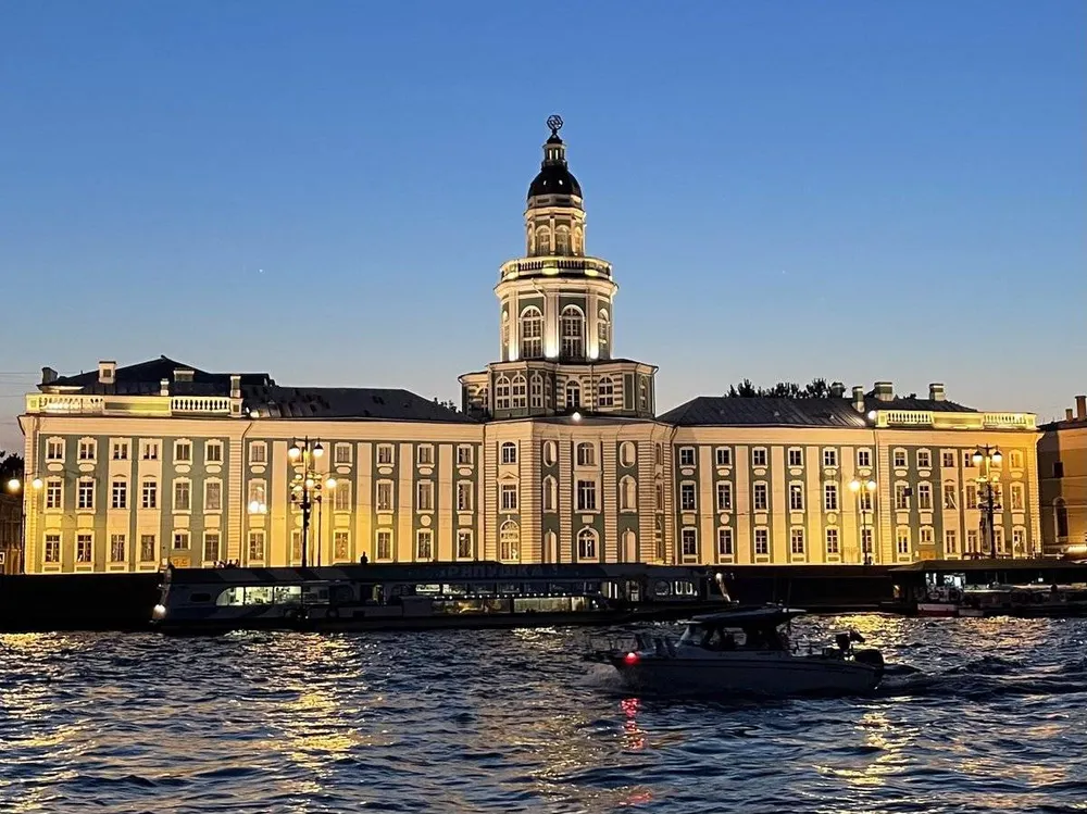 Экскурсия в Петропавловскую крепость (собор, тюрьма) и Кунсткамера