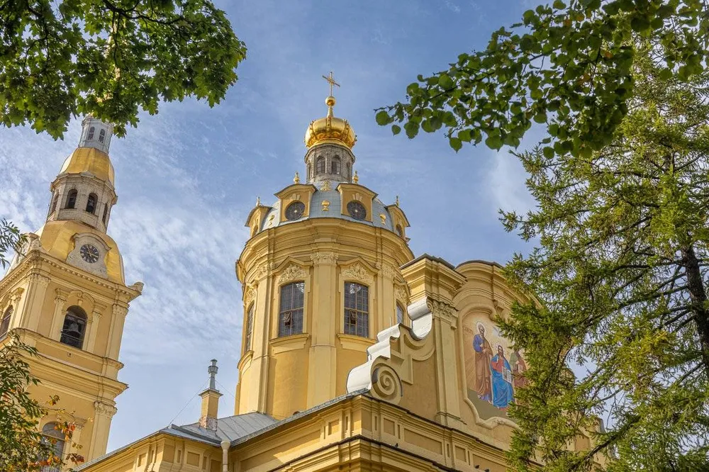 Экскурсия Экскурсия в Петропавловскую крепость (собор, тюрьма) и Кунсткамера