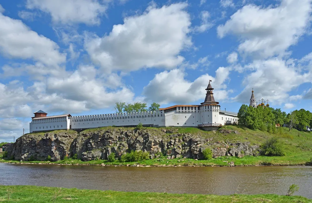 Урал привлекает туристов скалами, природными парками и старинными городами. Автор: Ludvig14, wikipedia.org