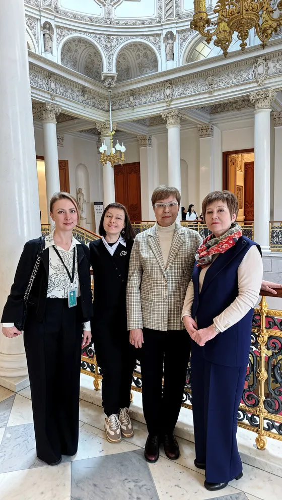 Парадная лестница дворца